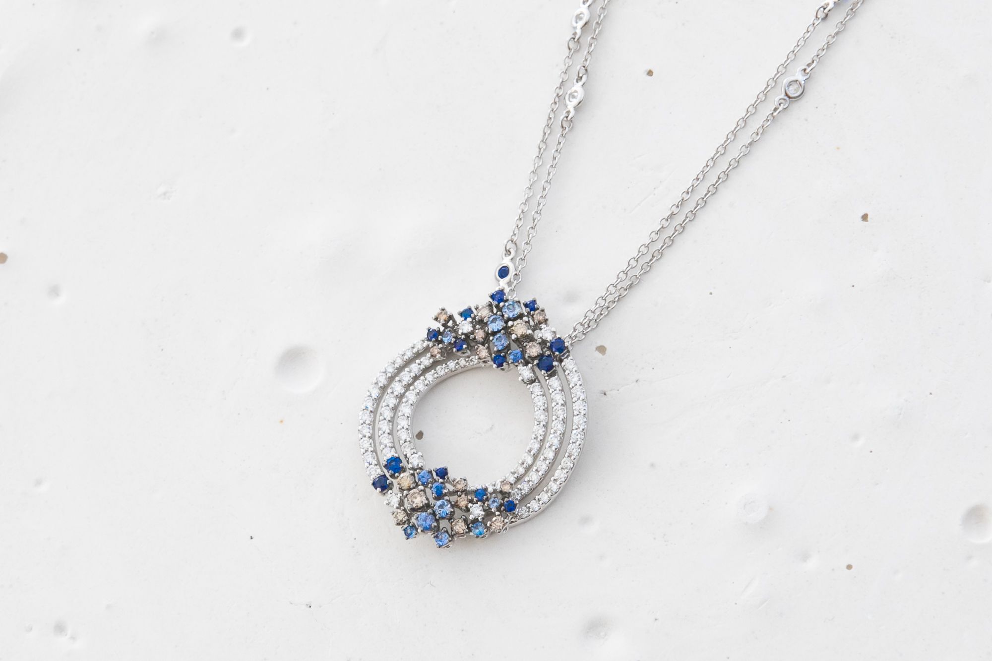 Colar Safiras e Diamantes em Ouro 
