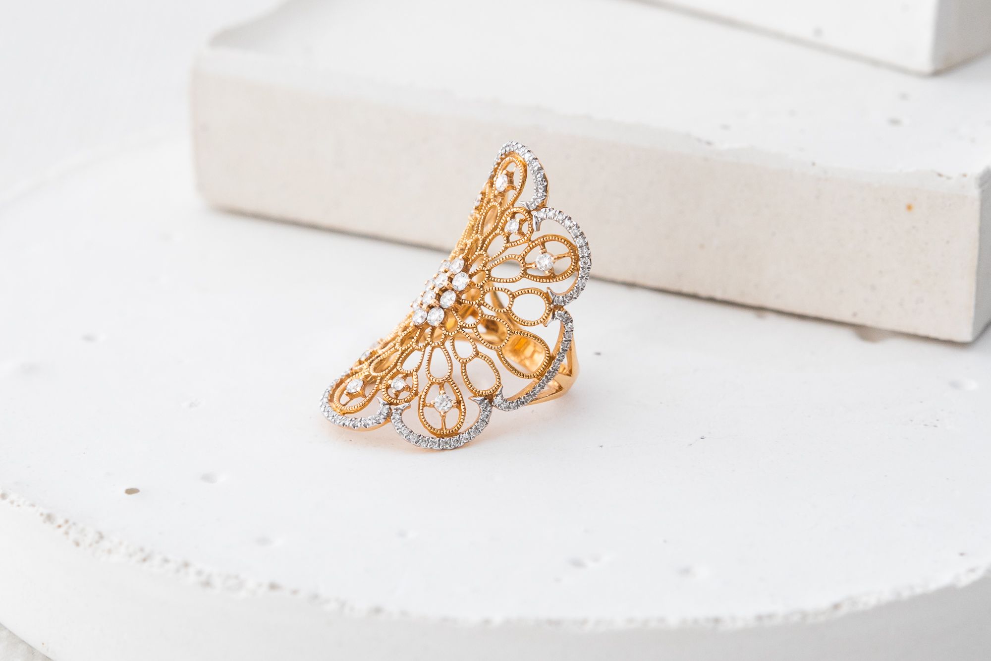Anel Rendado Diamantes em Ouro Rosa e Branco
